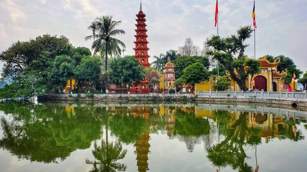 Tran Quoc Pagoda - Sightseeing in Hanoi City Tour program